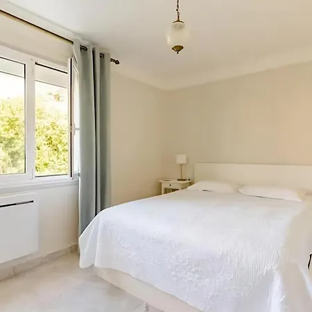 Rum i privatbostad Echauguette, Et Toilette Privee Maison Partagee Avec La Proprietaire *