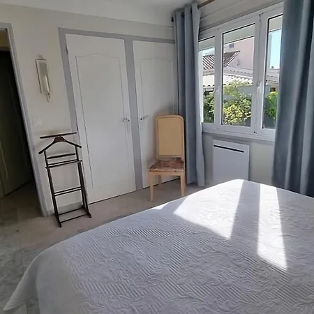 Rum i privatbostad Echauguette, Et Toilette Privee Maison Partagee Avec La Proprietaire